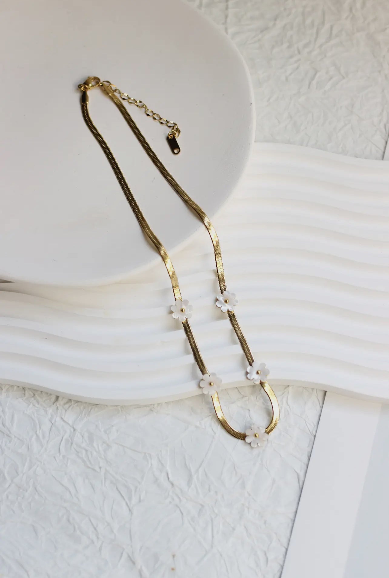 CASSIE NECKLACE